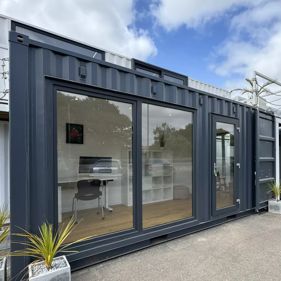 20x8ft CUSTOM SHIPPING CONTAINER CONVERSION | Portable Building | Garden Office | No 935